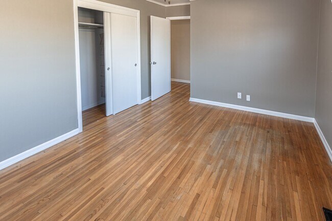 Building Photo - 3-Bed Midtown Home, Large Fenced Yard With Pool