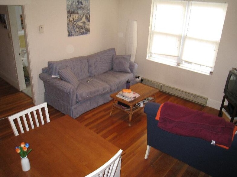 Building Photo - 402 Highland Ave