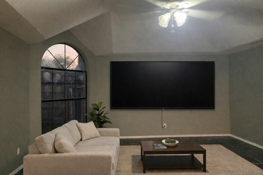 Building Photo - 1601 Debby Ln