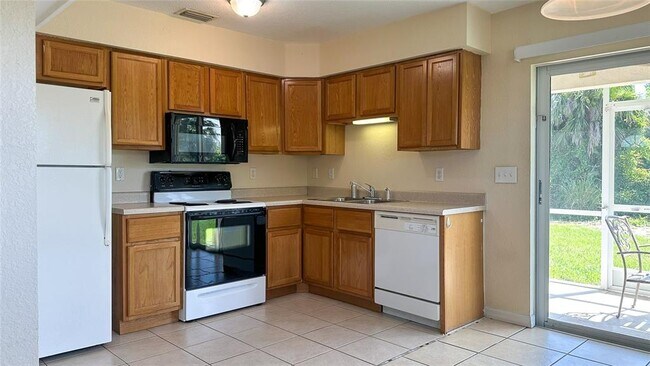 Building Photo - 6944 Rosemont Dr