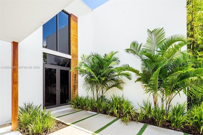 Building Photo - 8641 Arboretum Ln