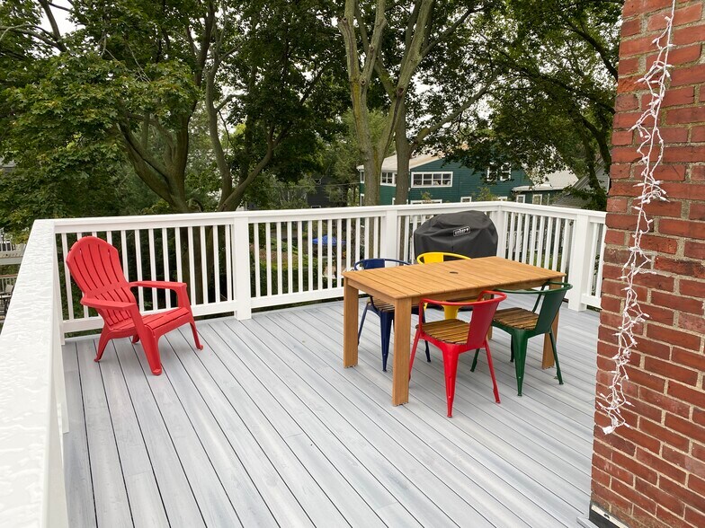 Building Photo - 105 Chestnut St