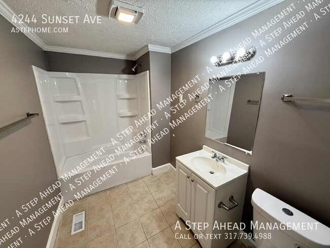 Building Photo - 4244 Sunset-3 Bed/2 Bath with bonus attic ...