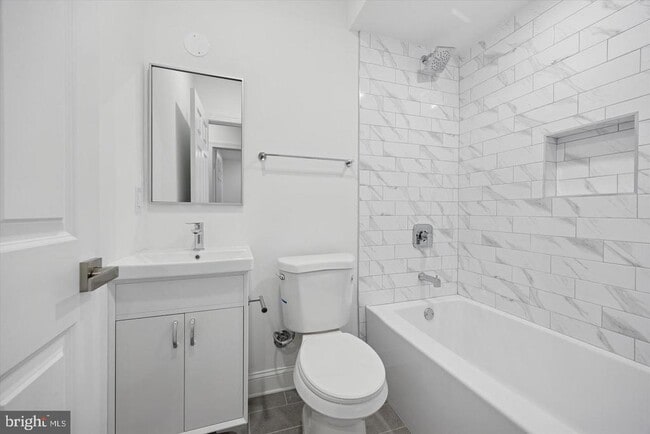 Building Photo - 838 S 51st St