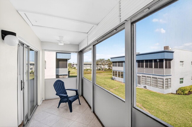 Building Photo - 173 Flanders C