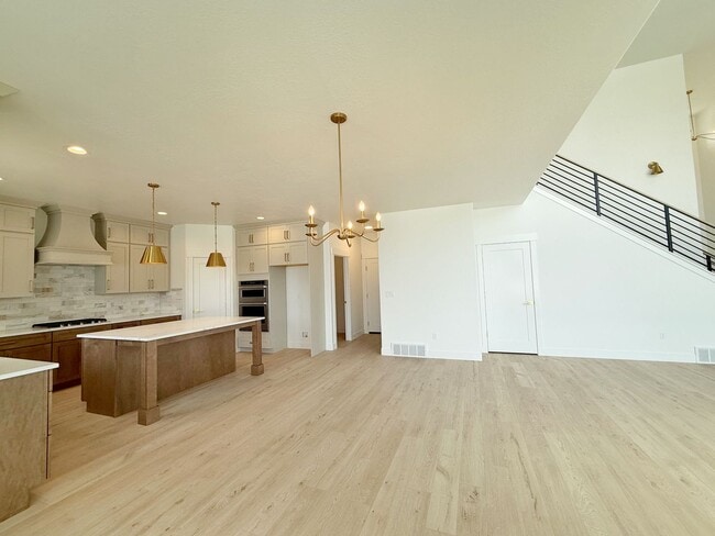 Building Photo - Beautiful 6Bd Home in Gardner Point Lehi Community!