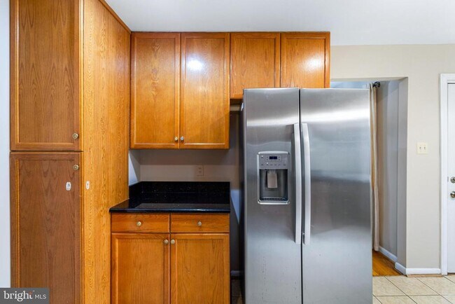Building Photo - 6503 Friars Ct