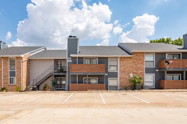 Building Photo - Woodwind Irving