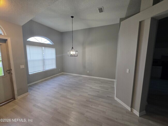Building Photo - 8219 Teaticket Dr
