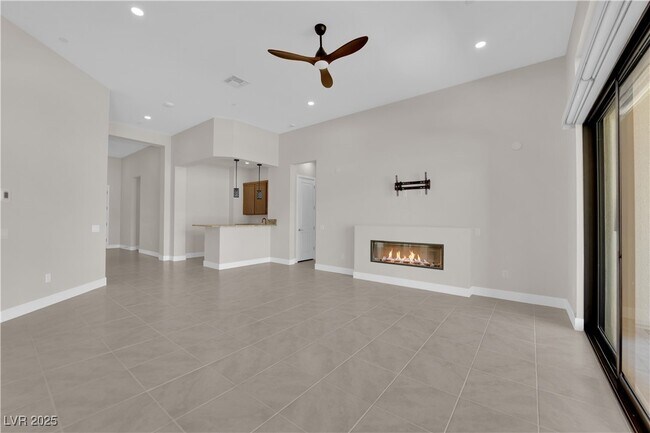Building Photo - 11032 Rolling Vista Dr