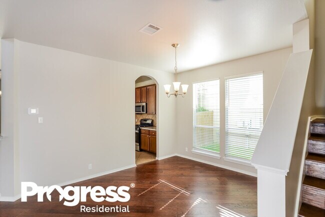 Building Photo - 8727 Sarasota Woods