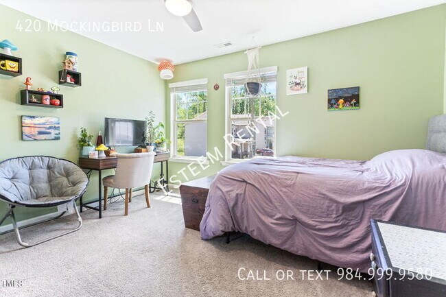 Building Photo - 420 Mockingbird Ln
