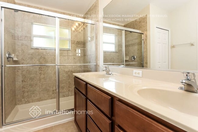 Building Photo - 5140 Layton Dr