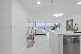 Building Photo - 7601 E Treasure Dr