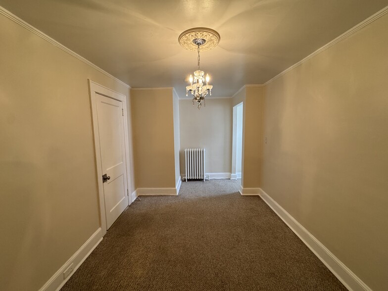 Building Photo - 138 Hemlock St