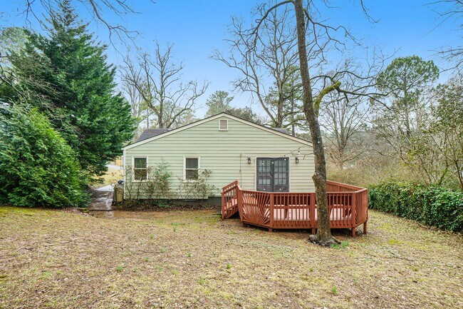 Building Photo - 3 bdrm, 2 bath in Dearborn Park