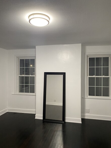 Master bedroom - 326 Cottage Grove Rd