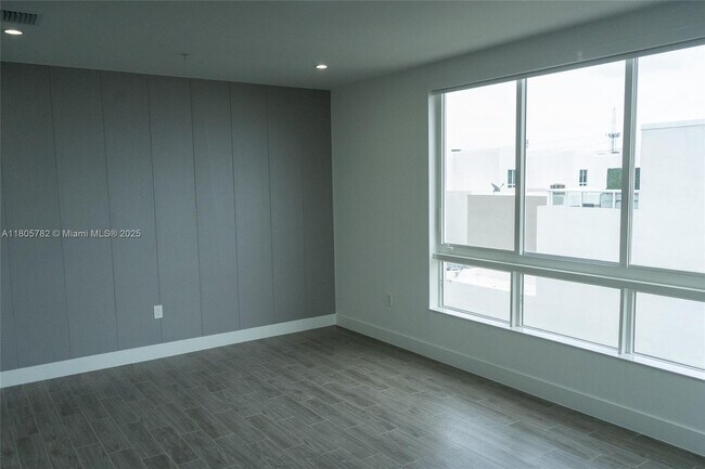 Building Photo - 10360 NW 64th St