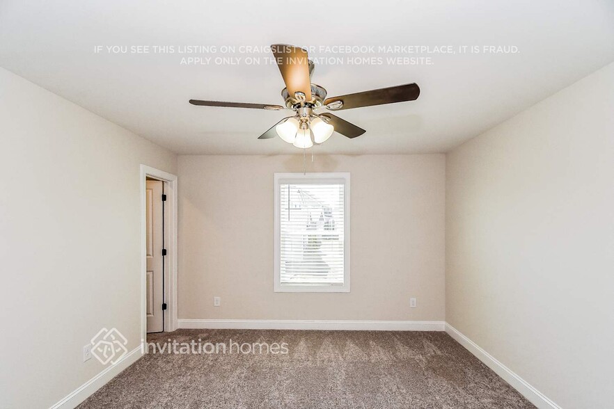 Building Photo - 400 Azalea Gaze Dr