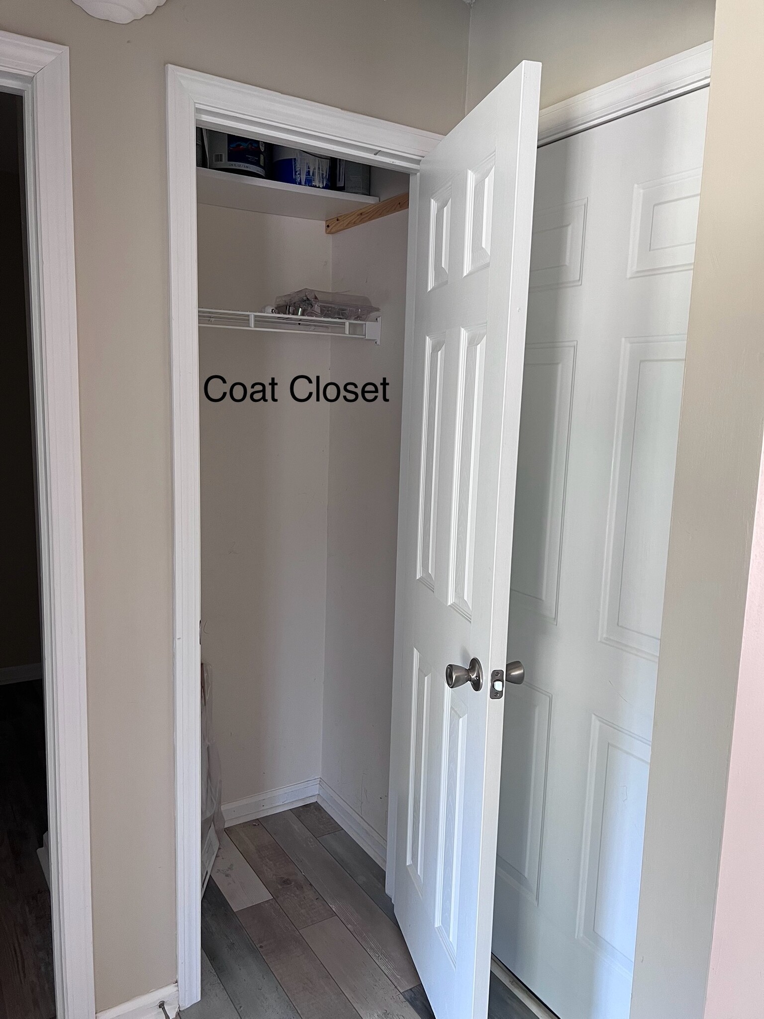 Coat Closet - 110 Creekside Cir