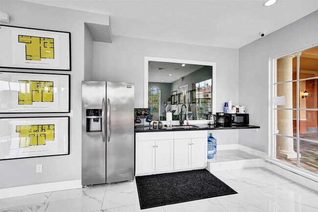 Building Photo - 10773 Cleary Blvd