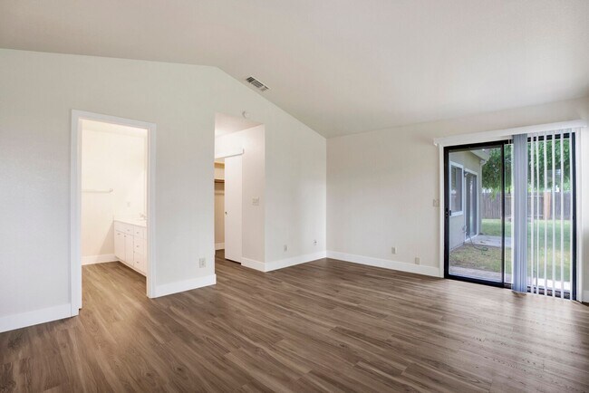 Building Photo - 14 Sea Anchor Ct