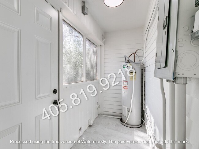 Building Photo - 2212 N Kelham Ave