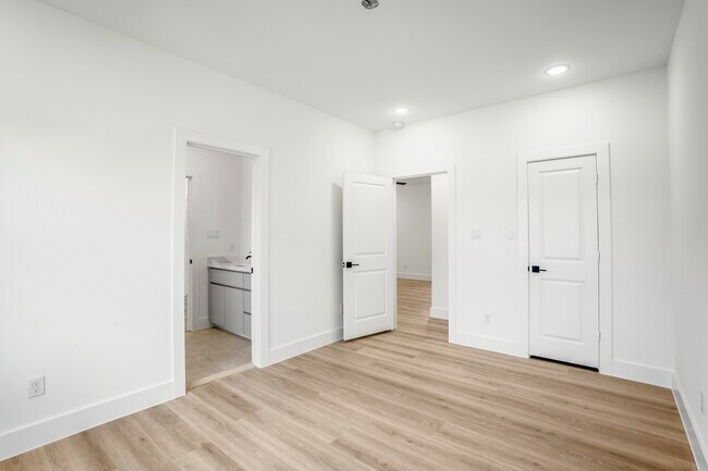 Building Photo - 4201 Oats St