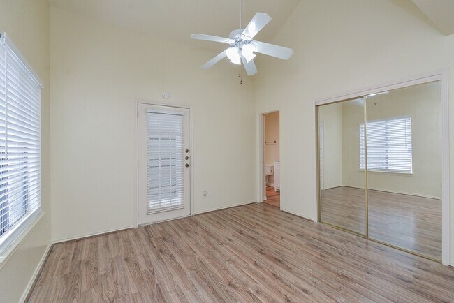 Building Photo - 2023 Gentryside Dr