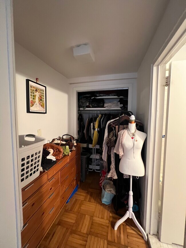 Building Photo - 135 E 54th St