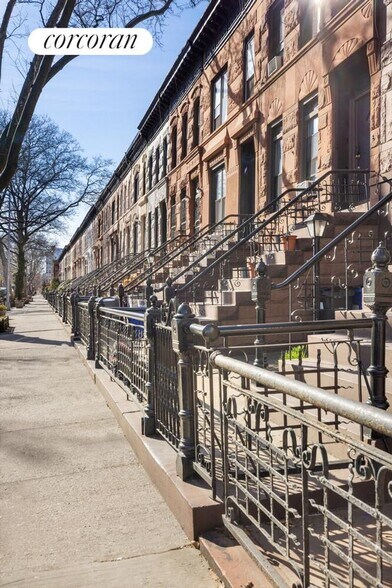 Building Photo - 773 Macon St