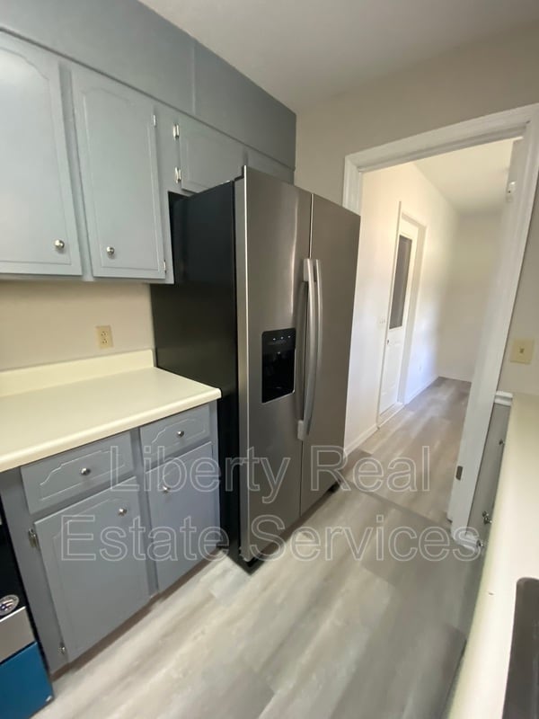 Building Photo - 105 Maid Marian Ct