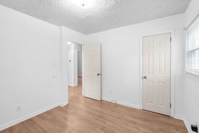 Building Photo - Space to Live, Room to Dream, 4BR/2BA with flex space, office, 2 car dettached garage and ample p...