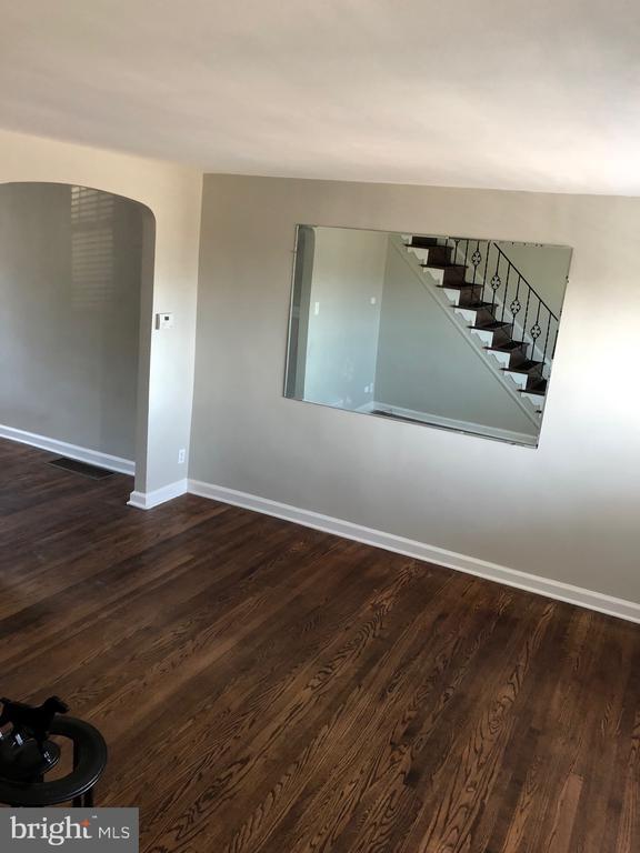 Building Photo - 8102 Terry St