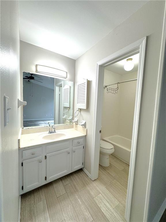 Building Photo - 5900 Grelot Rd