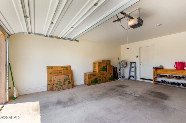 Building Photo - 1532 E Inouye Dr