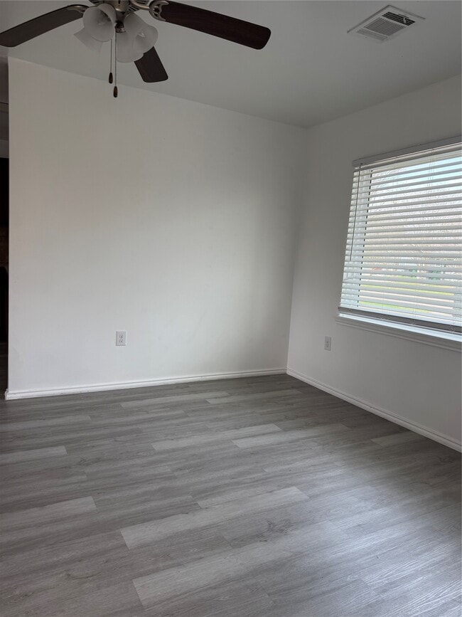 Building Photo - 738 Arvana St