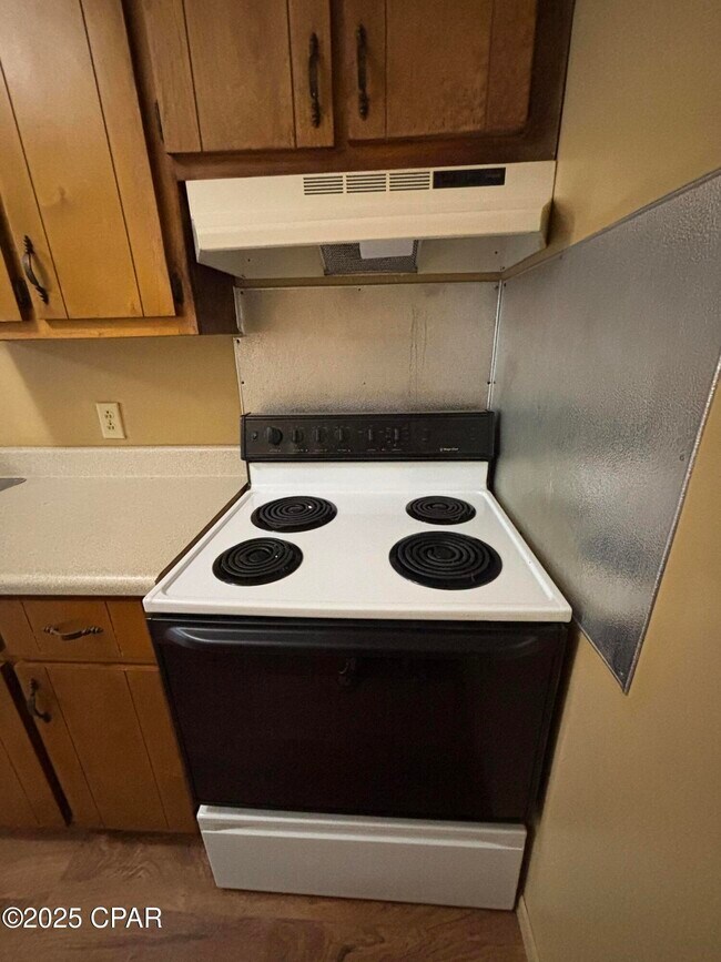 Building Photo - 2719 E 8th St