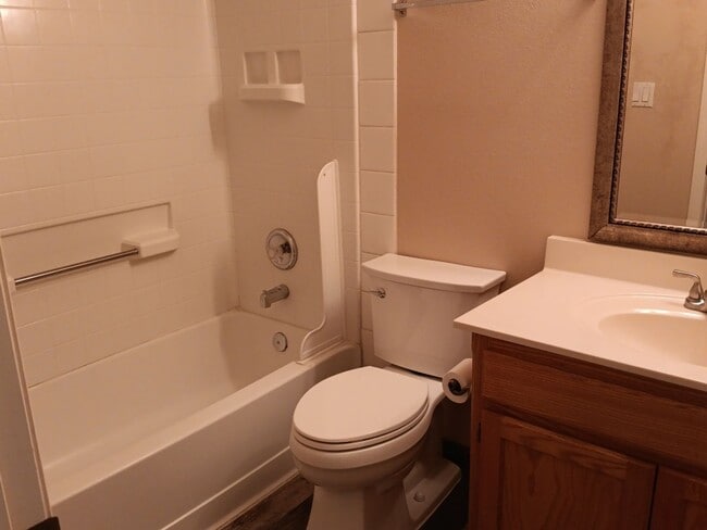 Building Photo - Charming 3-bedroom, 2-bathroom home! Comin...