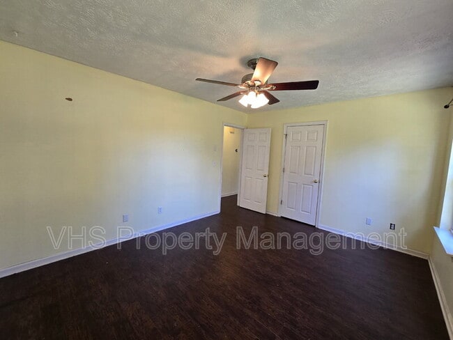 Building Photo - 10989 Muddy Run Ln