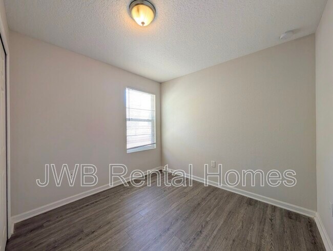 Building Photo - 2837 Regulus Dr