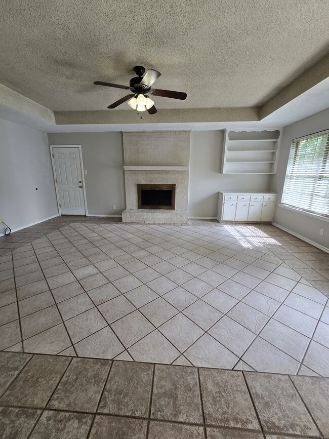 Building Photo - 4624 Leisure Ln