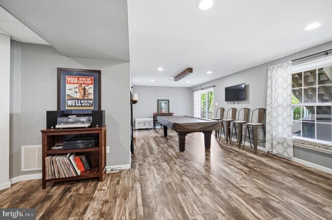 Building Photo - 753 Bonnie Ridge Dr NE