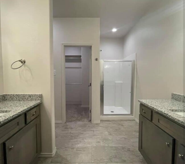 Building Photo - 2615 136th St