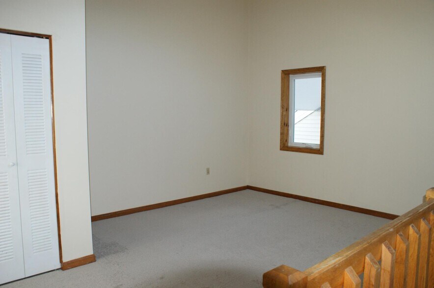 Building Photo - 25 Meadow Pond Dr