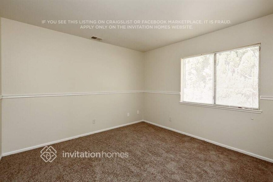 Building Photo - 1752 Willowbrook Ln