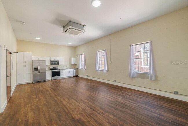 Building Photo - 306 W Wisconsin Ave