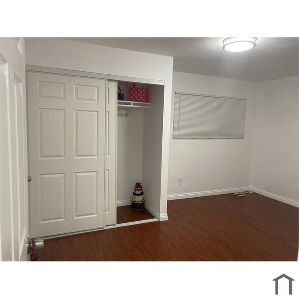 Building Photo - 841 40th St