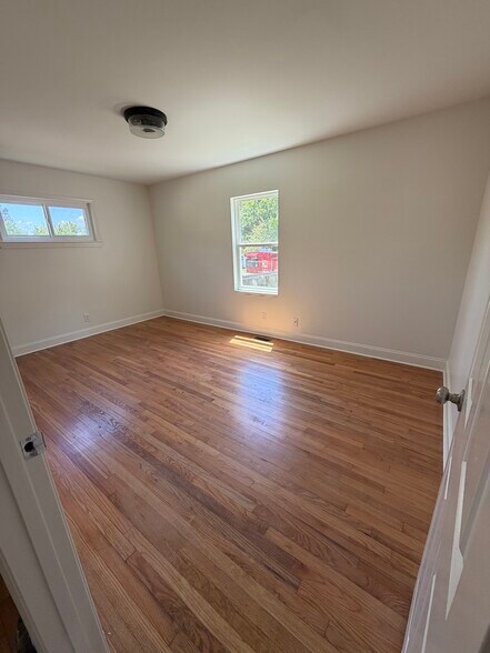 Building Photo - 1438 Ely Rd