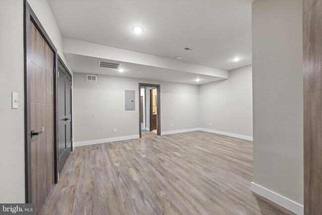 Building Photo - 405 N Simpson St